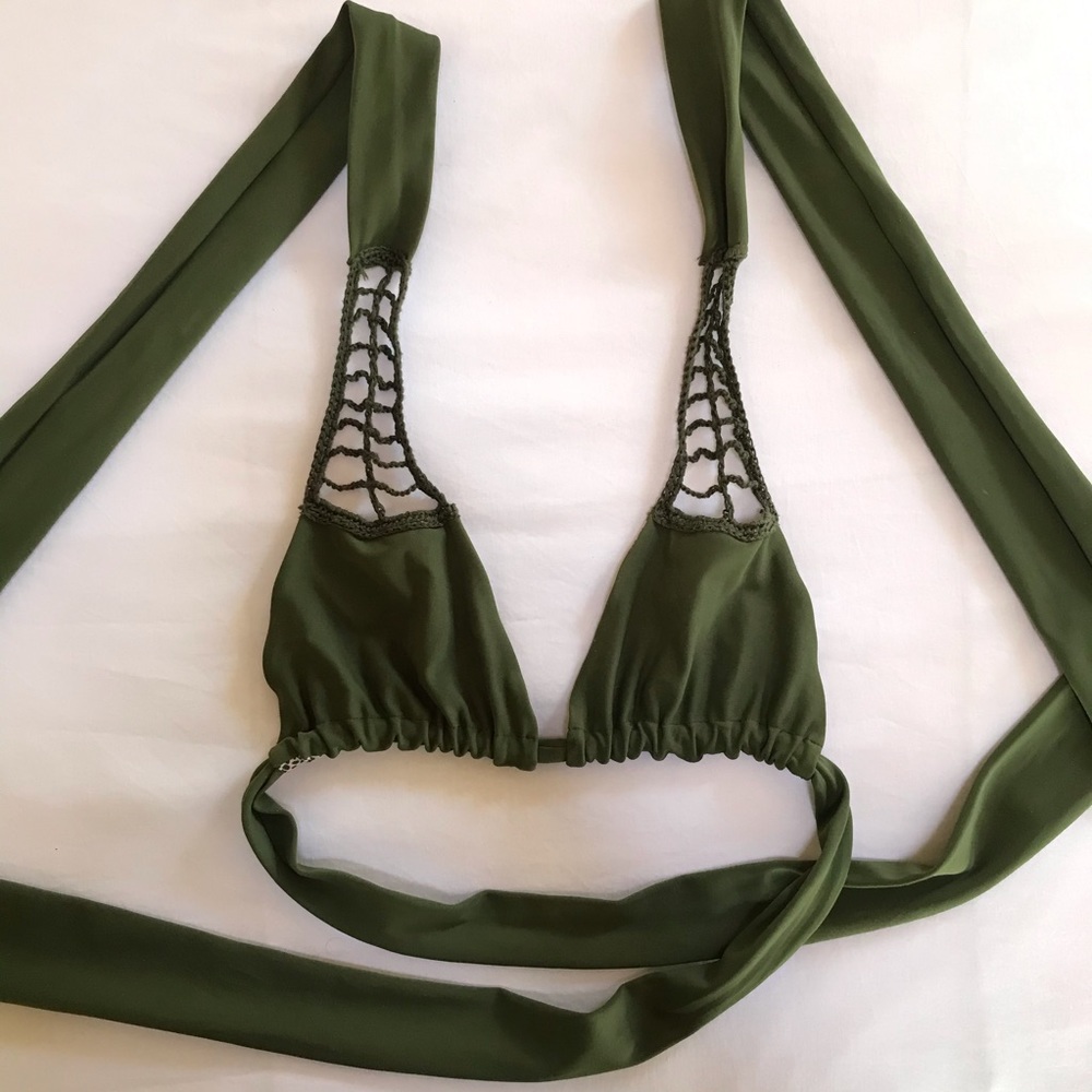 Acacia top M in palm